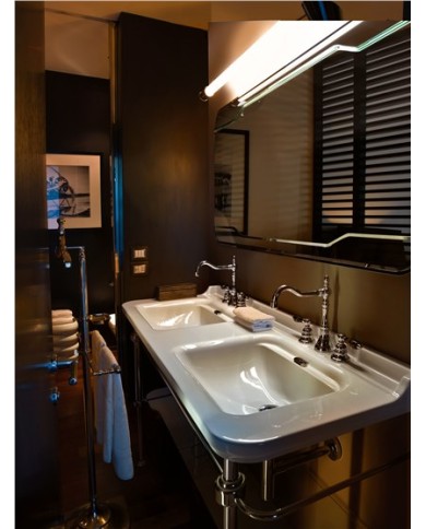 Lavabo 150 x 55 doppia vasca sospeso monoforo (Tre fori su richiesta) completo di ghiera - Serie Waldorf